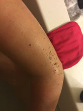 Load image into Gallery viewer, FRESH GLOW · Deep Exfoliating & Tan Removing Mitt